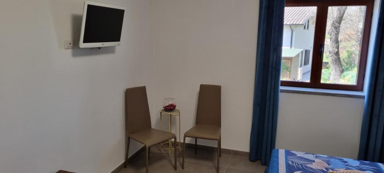 Oltre La Siepe Apartment Nepi Extérieur photo